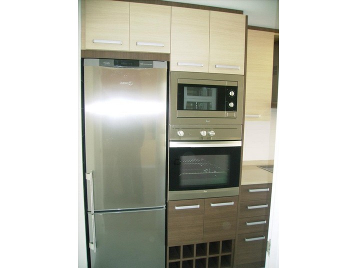 Muebles de cocina a medida en color roble claro
